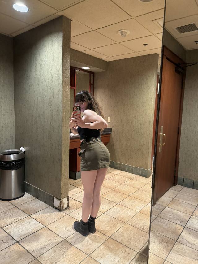 Hey baby 💕 I live alone in my apartment, You can come to my apartment or anywhere you like 💕iam 1OO% Real,Young,Sexy
