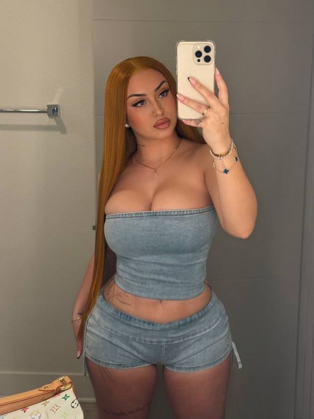 Available For Hookup and Erotic Massage Services 👅🍆