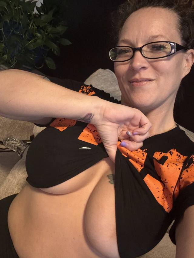 NO PAYMENT REQUIRED- SEXY SINGLE MOM FOR MEET AND FUCK AS LONG AS YOU KNOW HOW TO USE YOUR DICK 🍆🍑🍆💦.