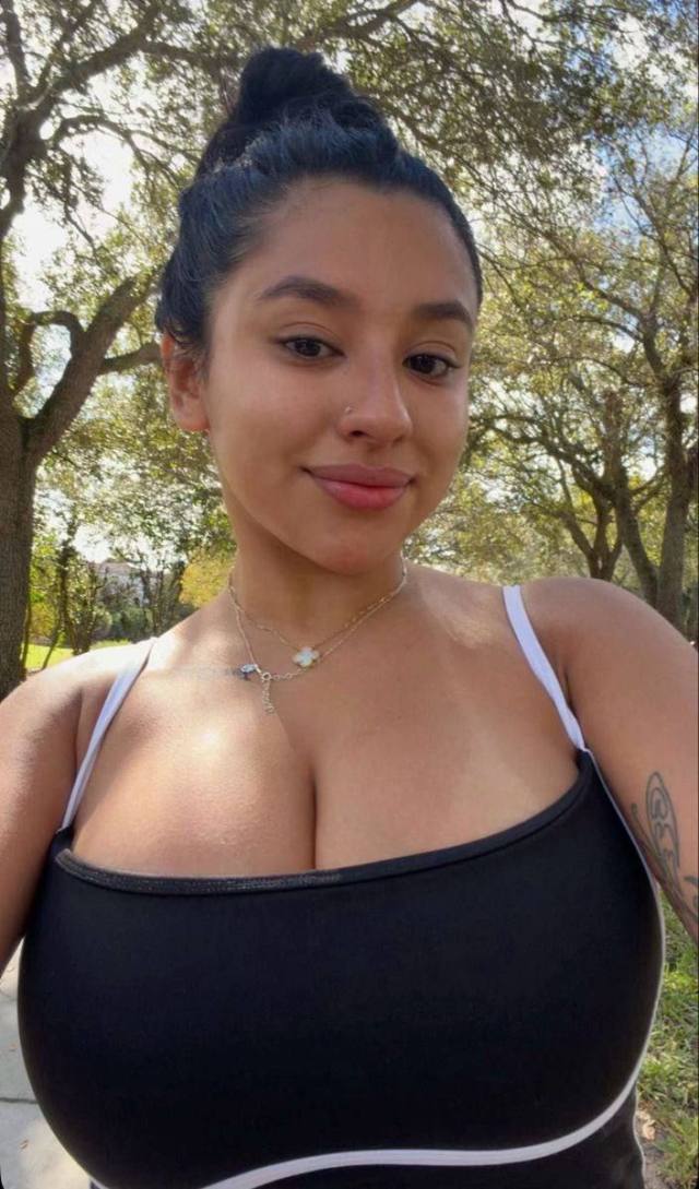 I’m Stacy walker ❤️.. I’m available for hookup both Incall and outcall 👅💦🍑🍆