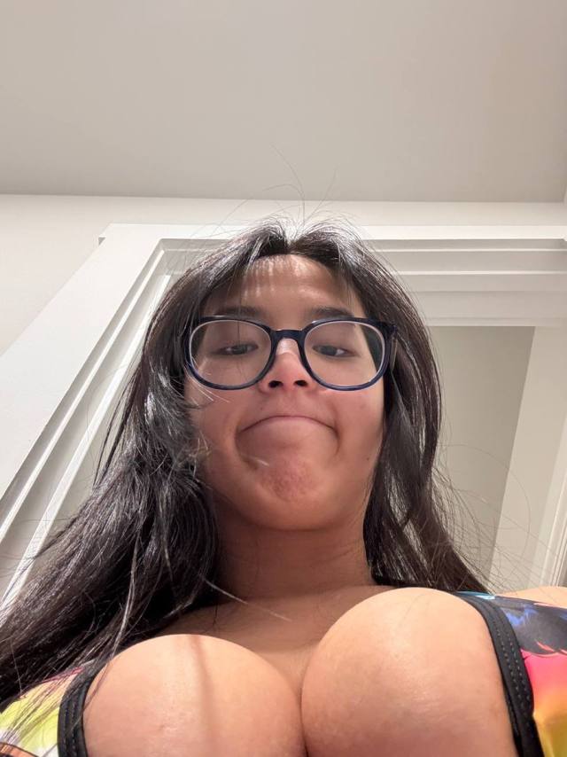 HIT ME UP FOR HOOK UPS, MASSAGES, CREAMIE, PARTY GIRLFRIEND EXPERIENCE ANAL AND CAR MEETS🍆🍑🍑 Text me on: 8542342042