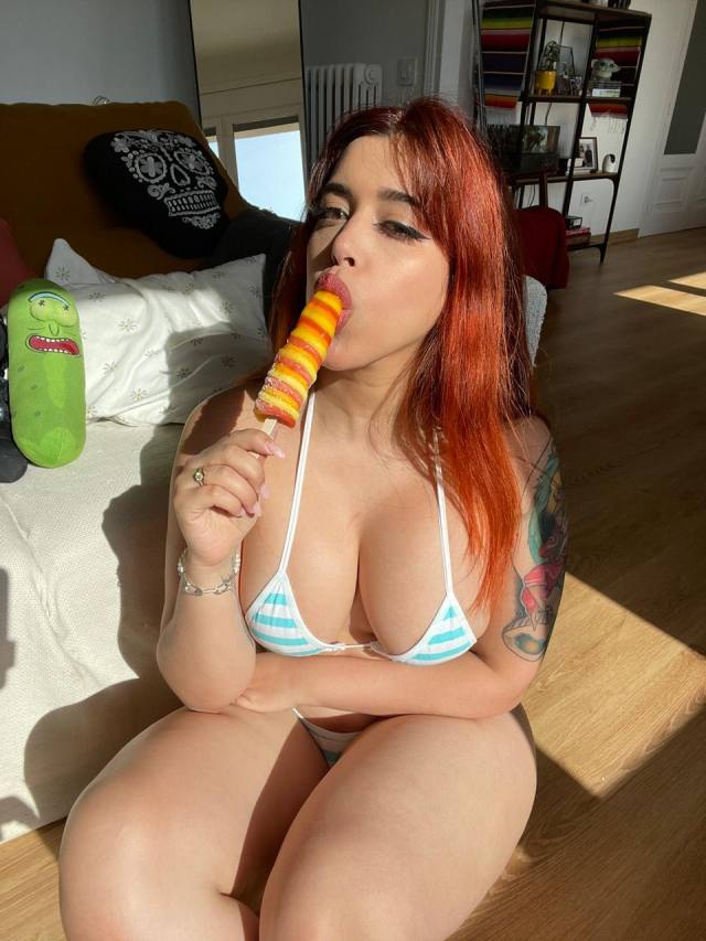 I’m a pretty mature girl 💕 I love 💕 squirting 💦 I Wanna fulfill ur widest sexual Snapchat 👻 Veronaboyd