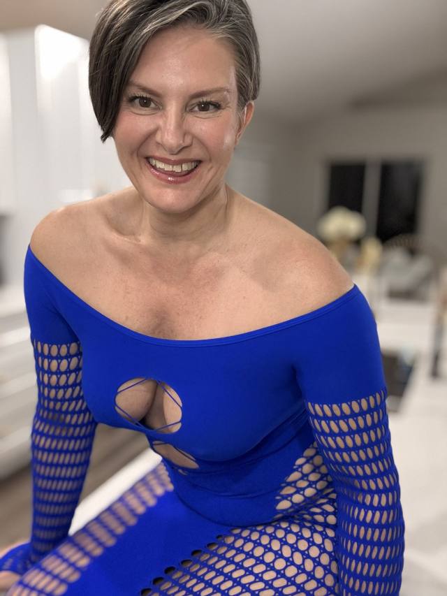 ARE YOU LOOKING FOR BEST 💫COMPANION A BEST MESSAGE🙎‍♂️& A GOOD COMPANY WITH MILKING TABLE IS AVAILABLE!🍑😍😍IM HERE TO GIVE YOU
