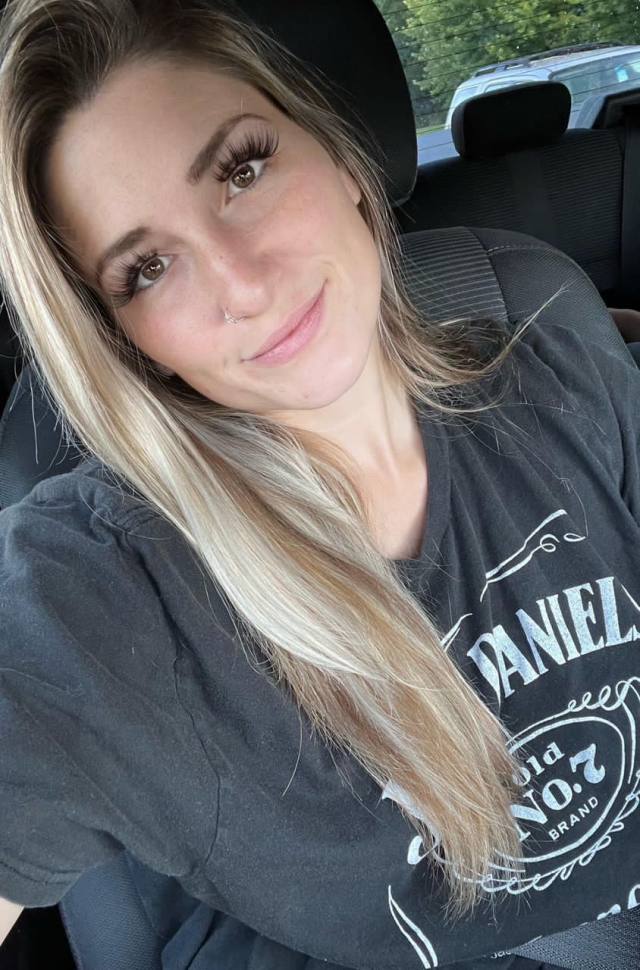 I'm homeless and a begger Don't text me to tease me am here for something serious I hate shit😢😪Text my  telegram:@leah031646