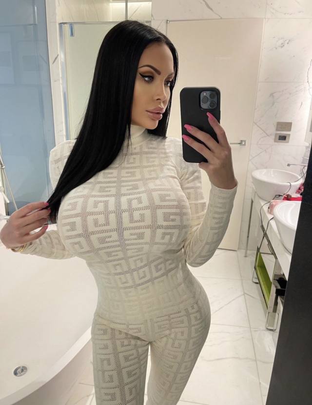I’m available for TS fun guys