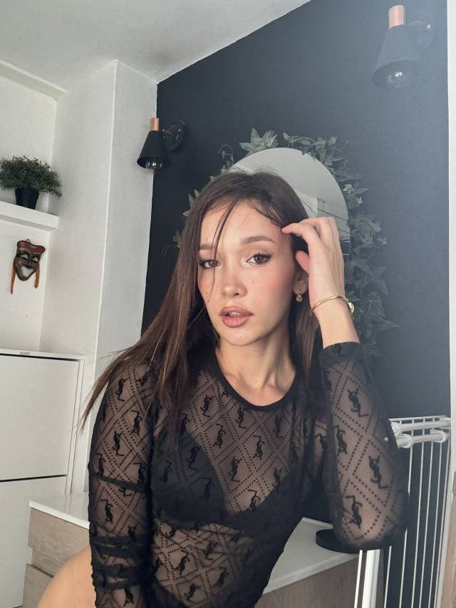 I AM AN ASIAN CALL GIRL THAT WANTS YOU SO DEEP INSIDE OF ME
