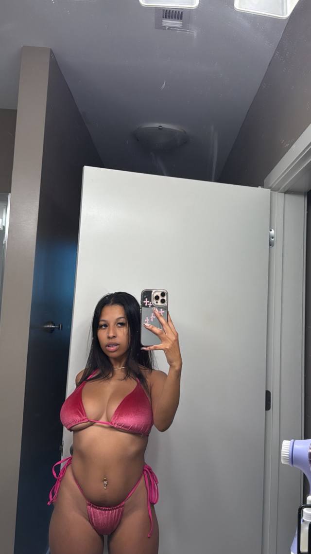 hello baby👅💦💦, do you wanna have some fun🍑? I'm currently available HMU on 7542506183 or Whtap: (754) 250-6183 Tg: Ari_w71