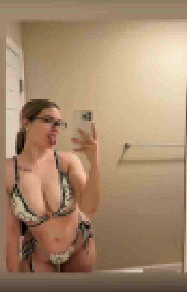 I’M AVAILABLE FOR HOOKUP BOTH INCALL OR OUTCALL AND CAR-DATE Text me on (424) 449-6794  HOT CAROLINE