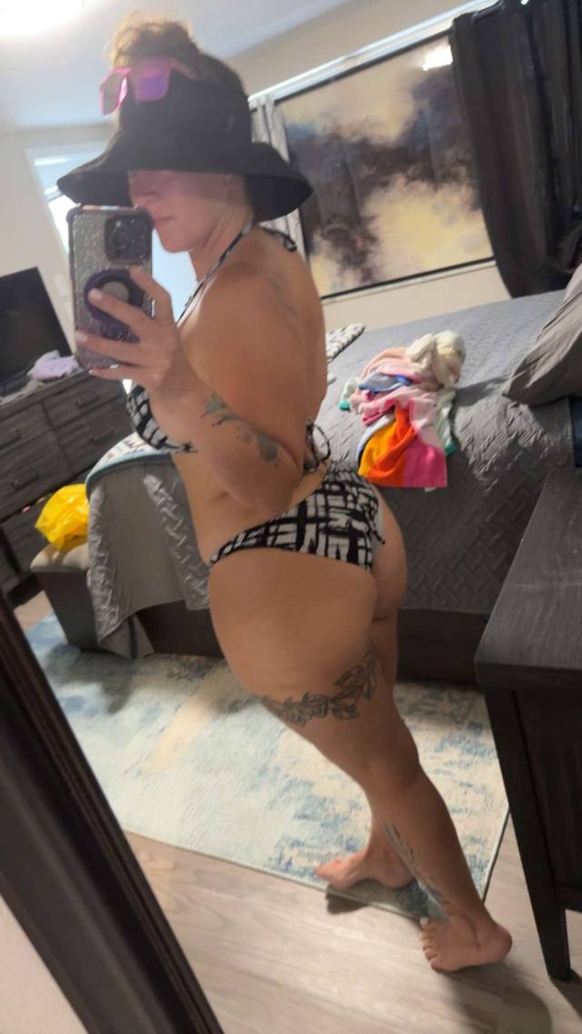 NO PAYMENT REQUIRED- SEXY SINGLE MOM FOR MEET AND FUCK AS LONG AS YOU KNOW HOW TO USE YOUR DICK 🍆🍑🍆💦.