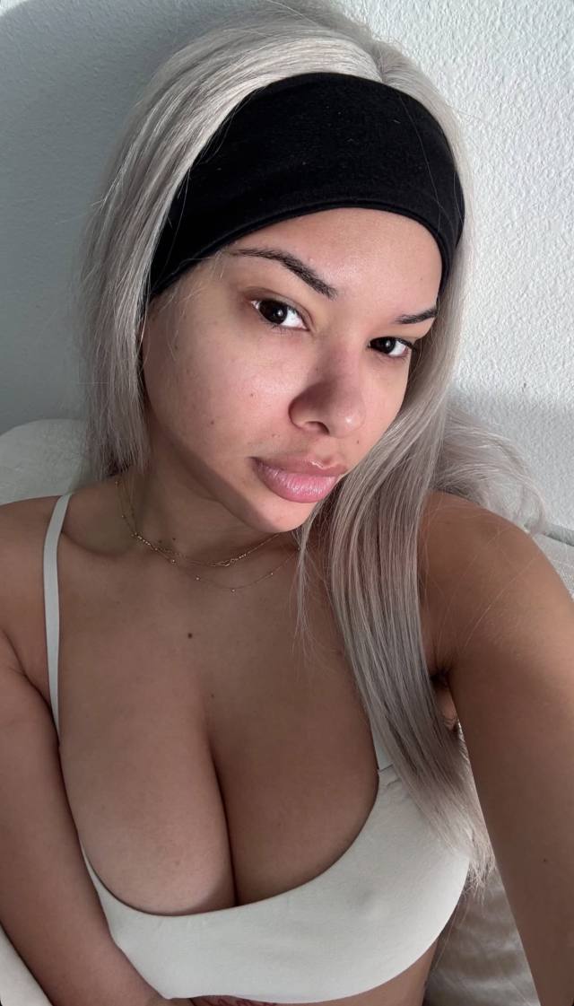 I’m a 25years old independent and mature masseuse who knows how to blend relaxation with intimacy. My touch is warm, soothing
