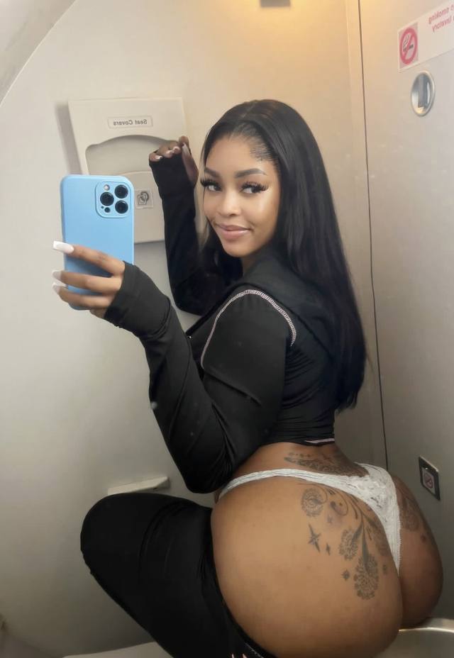I’m ready to f*ck right now!🍆💦💦 🍑 April always down to fuck 🥶🙈💦🍑 hmu let’s explore🍑 💦💦