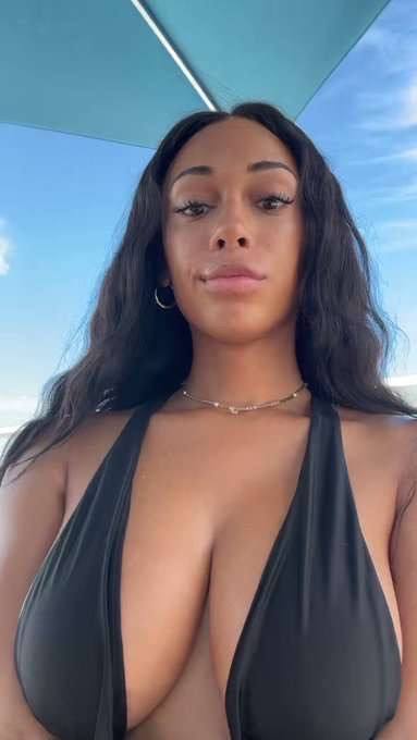 Hey 💐😍28-Trans just your favorite Girl Next Door 💦💦🍆🍑The girl with the cock don’t message if you ain’t a trans lover 🔥🥵 extra