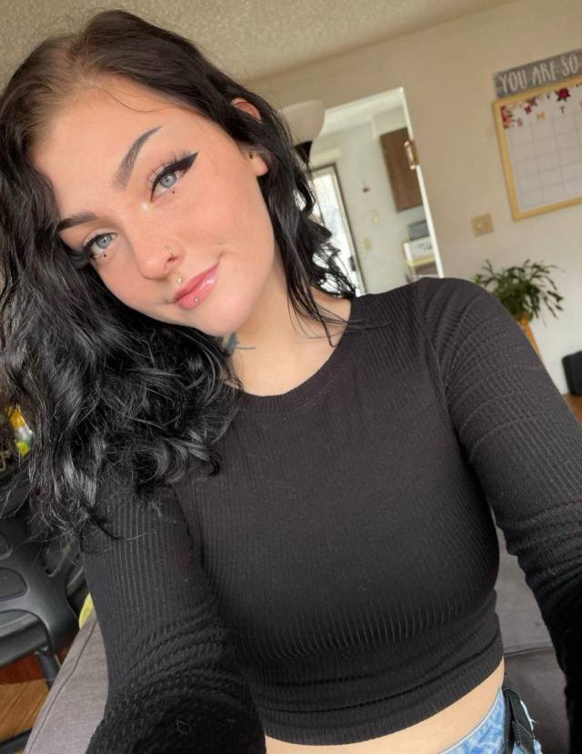 DOWN FOR HOOKUP AND ONLINE FUN RIGHT NOW….ADD UP MY TELEGRAM @Lorab091