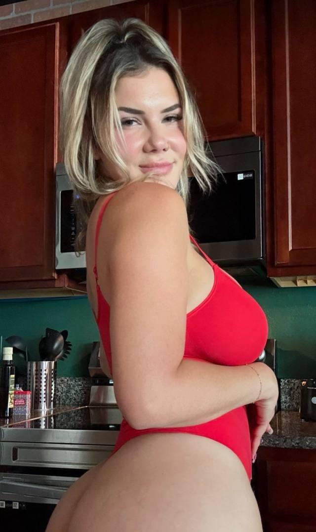 Mamá sexy💍, buscando un verdadero amigo con beneficios💞Que pueda follarme más fuerte🧡disponible💜💋