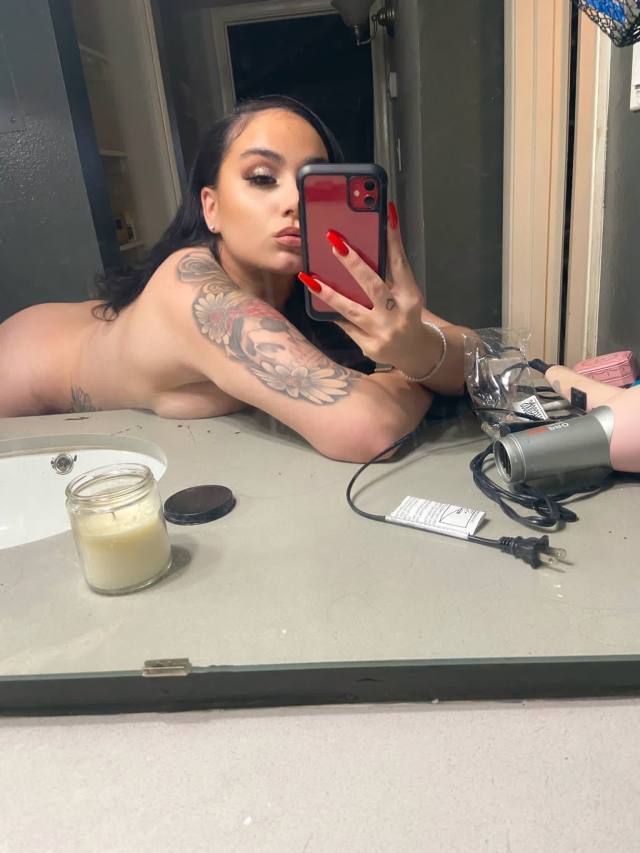 Text me : 2173196778  telegram: @Linafun00  signal: 2173196778 25F clean lady available for hookup , need huge dick to filled