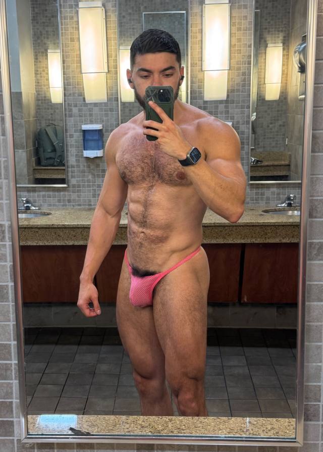 TOP/BOTTOM. Fuck Buddy, Massage, Party & Good Time with Big Dick Energy