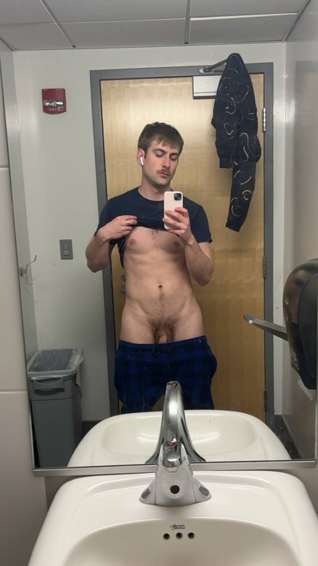 Male Escort 🏳️‍🌈💦🥵 Looking for Fun? Let’s Connect! 💪