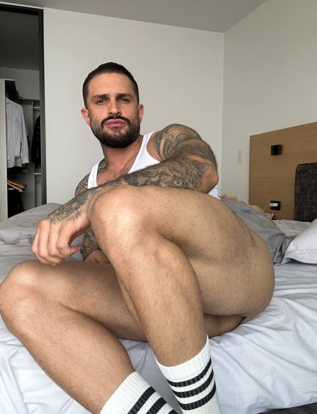 Naughty male escort ….make a wish and i will make it come true 🤤🍑😋