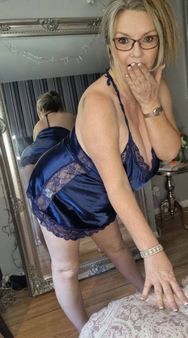 EXPERIENCE NURU INDULGE IN A SEDUCTIVE NUDE BODY-TO-BODY MASSAGE❤️ FILLED WITH PASSION❤️ PLEASURE, AND A HAPPY ENDING❤️