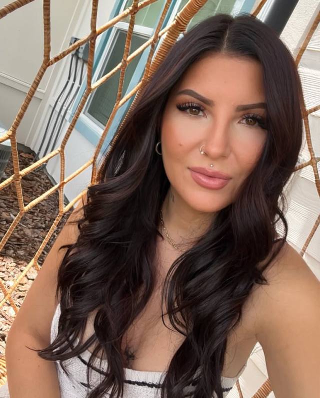 I think you need to know am married with two kids ,husband is on a business trip and wont be back till the end of the year, h