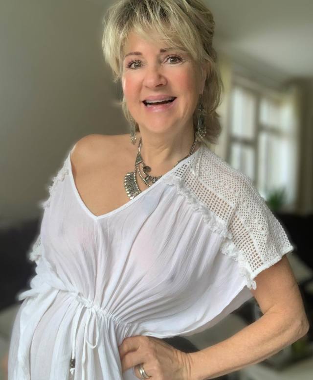 Older sexy lady looking for a loyal , honest and sincere sug@r baby to spoil beyond expectations