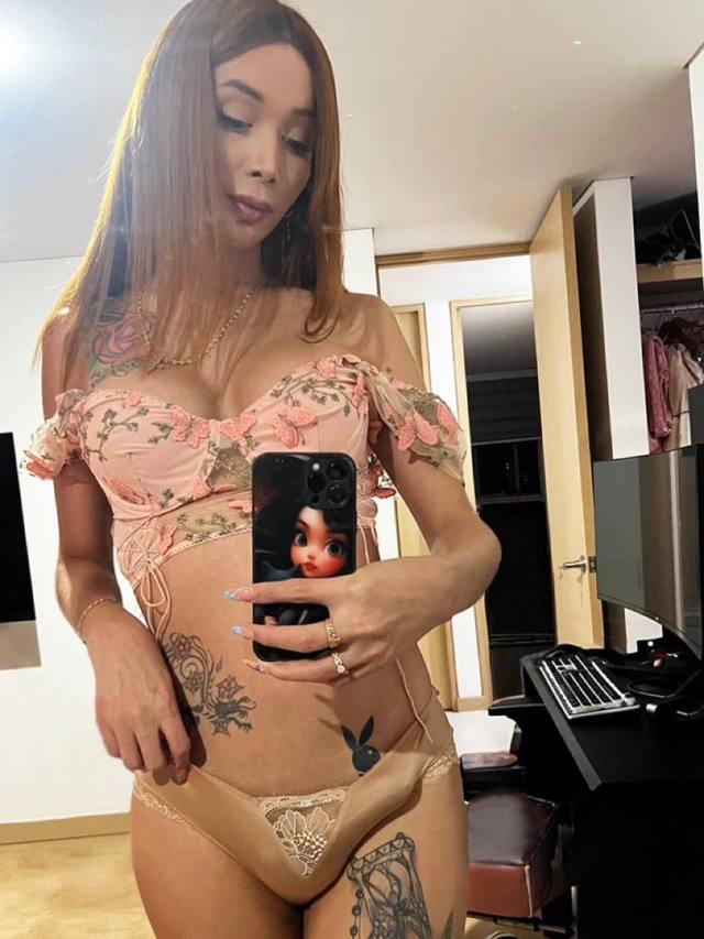 Hello everyone I’m Nancy am a dominant extroverted trans girl I like kisses and caresses I will know how to treat you very w