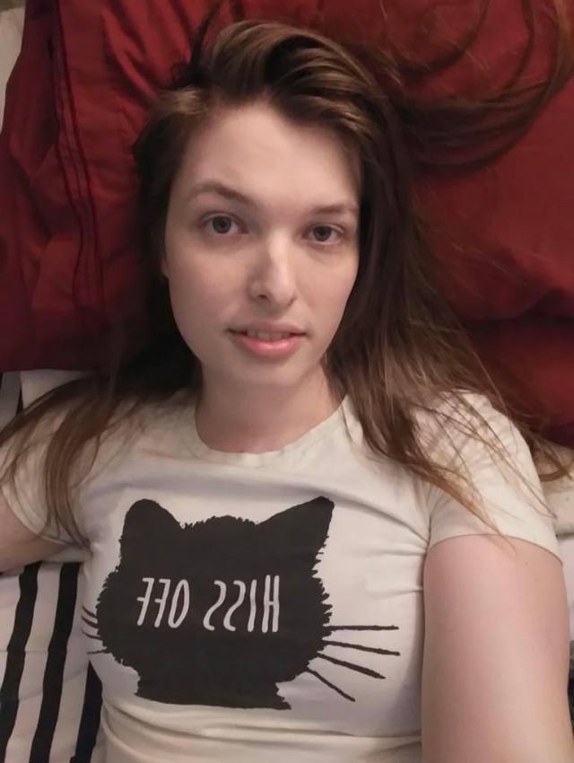 I’m available for anytype of service like meetup and I do charge for all my content like FaceTime fun or naughty videos
