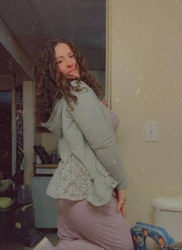 I think you need to know am married with two kids ,husband is on a business trip and wont be back till the end of the year, h