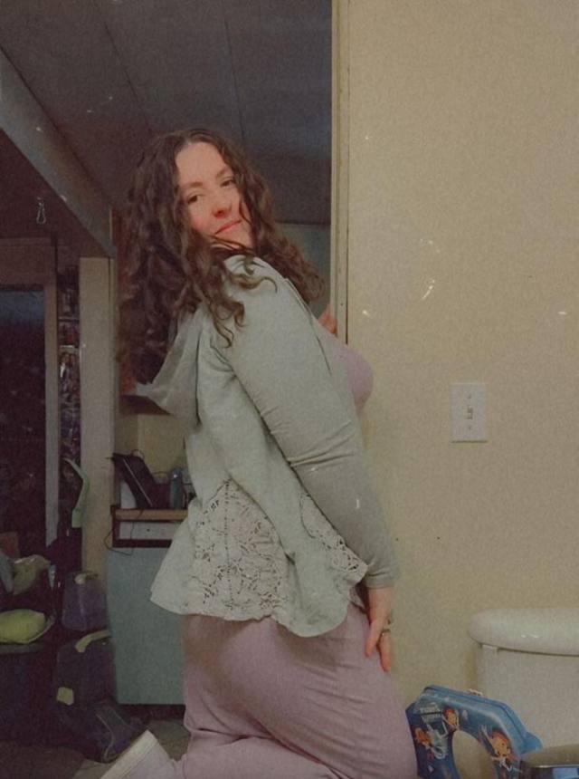 I think you need to know am married with two kids ,husband is on a business trip and wont be back till the end of the year, h