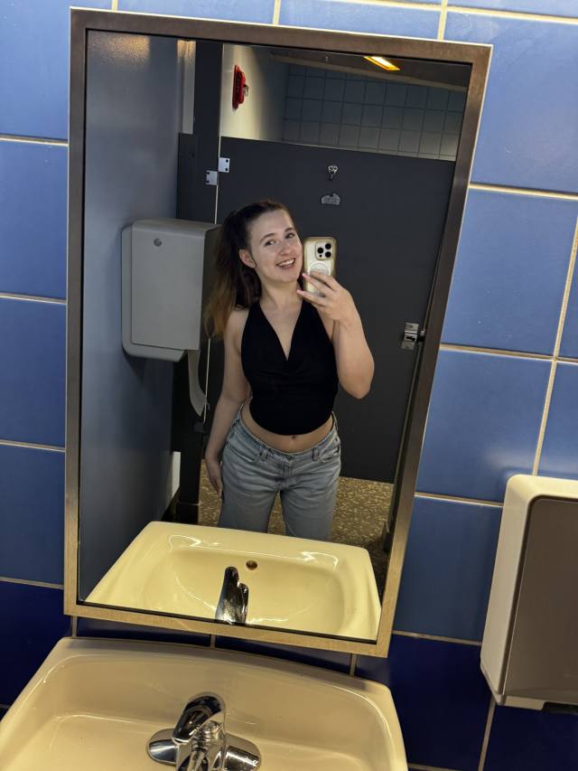 Seeking for a friends with benefit with no feelings attached just s*x