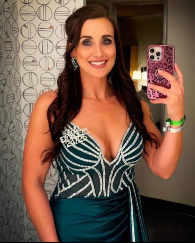 A Woman Who Loves to Spoil the Right Man