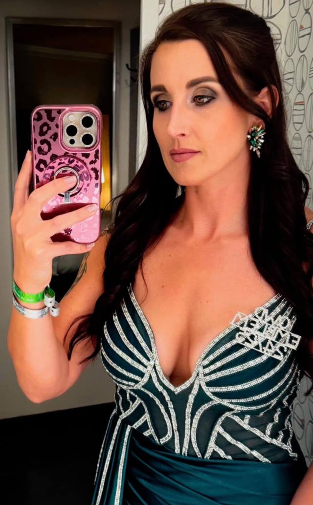 A Woman Who Loves to Spoil the Right Man