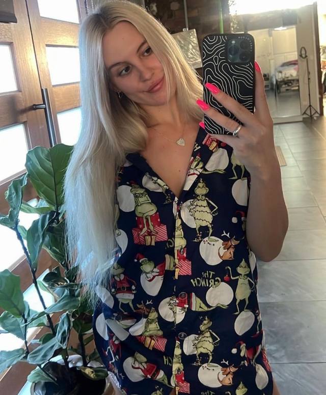 💕 Mature Woman Seeking a Supportive, Stable Partner 💕