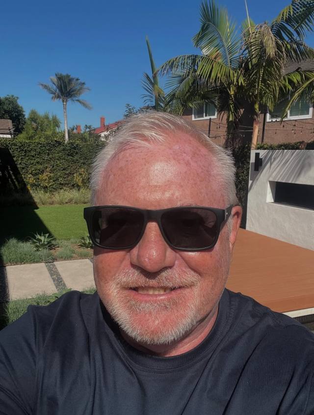 Generous Daddy Seeking Sweet sugar baby