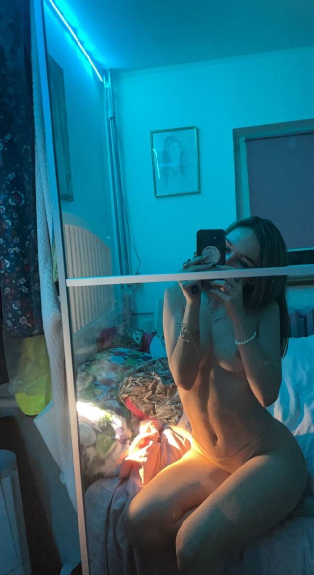 Verified ads ✅Hook available and massage with a full range fun and it pure priority