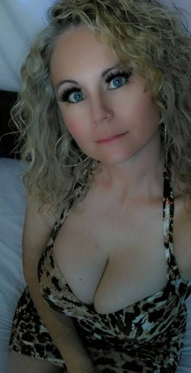 Professional Massage Therapist Seeking Genuine Connection