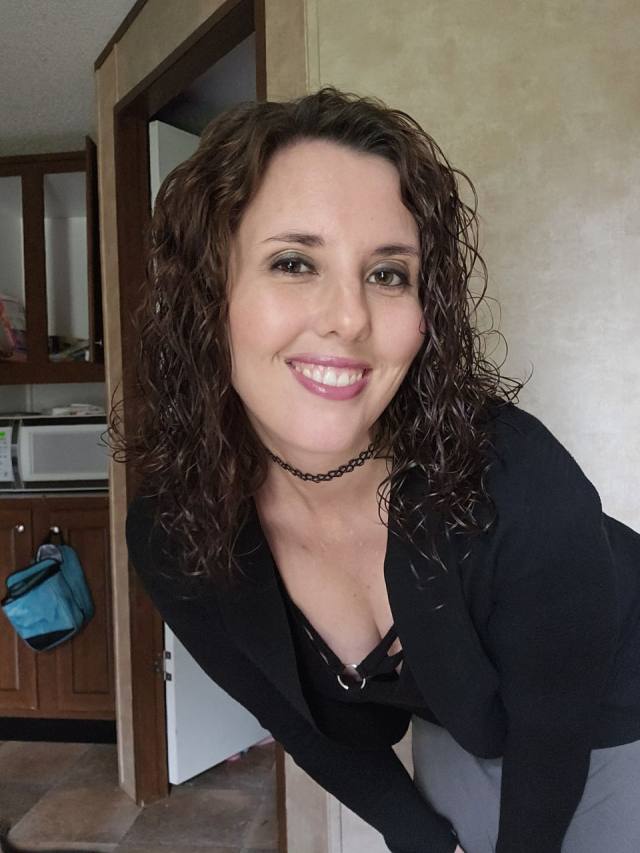 I’m that kind of woman you have been looking for, I have two kids.