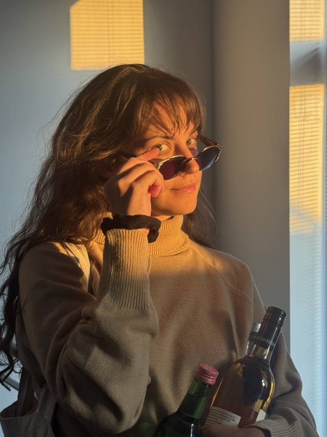 I’m a well hung, fully functional, enthusiastic girl