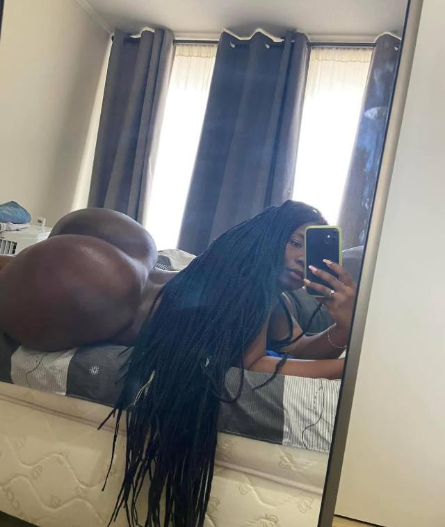 I sell content and I’m available for meet up with FaceTime fun 🤩