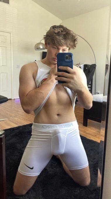 The handsome man in the city🌸with 10 inch🍆✨♐️Erotic man❤️🏆Available Now🎈 I'm available for both Incall and outcall