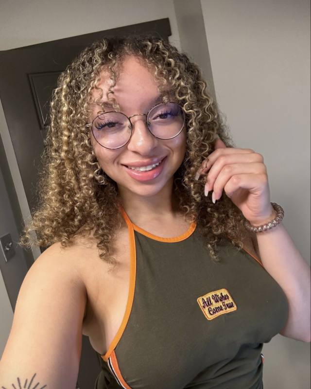 My name is Arielle, Hoping to Meet Someone Real around me In New York  for serious relationship only