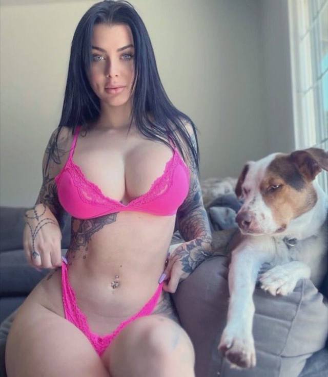 AM AVAILABLE FOR HOOKUP FUN