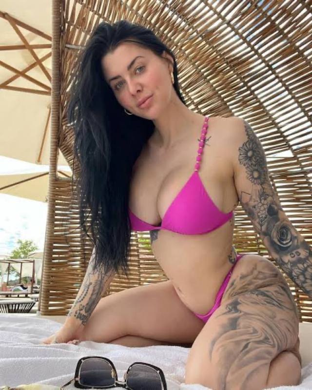 AM AVAILABLE FOR HOOKUP FUN