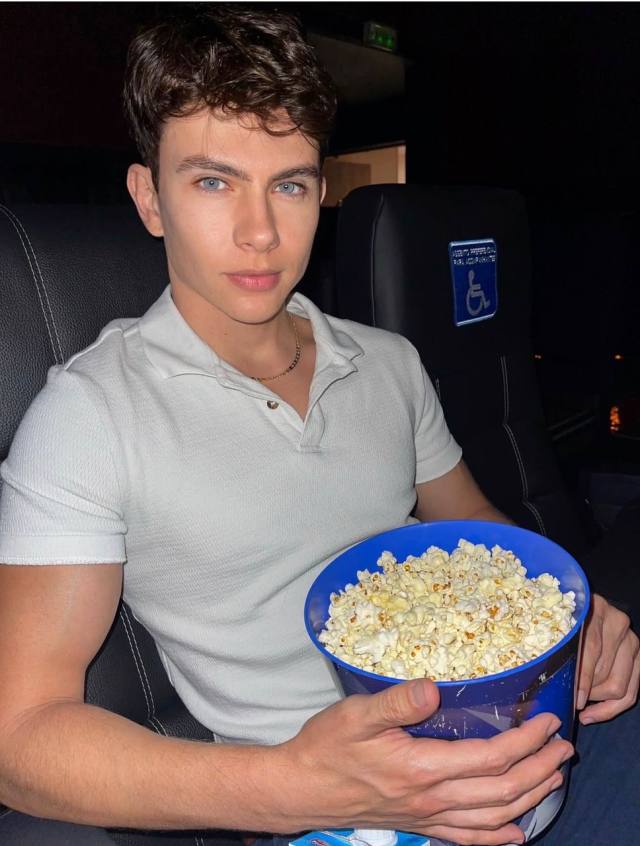 I’m into sucking,licking,swallowing,deep throating,ass rimming ,mutual masturbation , fucking and also being fucked