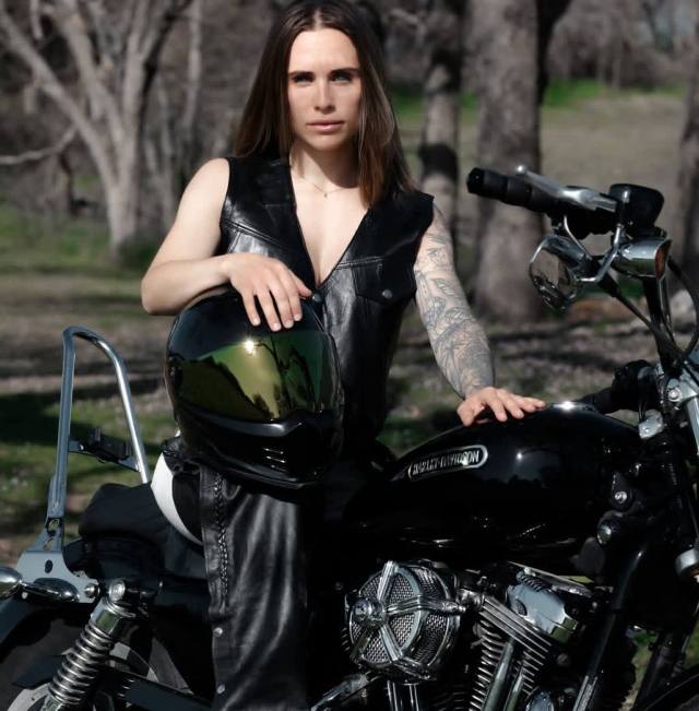 IF YOU ARE DOWN FOR A REAL DATE, DINNER IS ON ME , BE REAL PLEASE