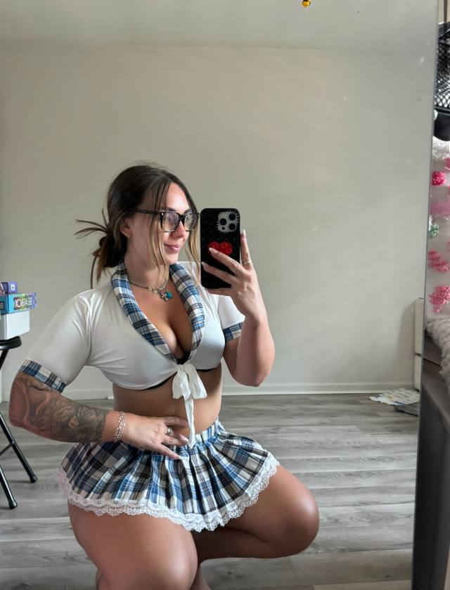 Looking for a serious, honest relationship with a man who knows what he wants and is ready to settle down.