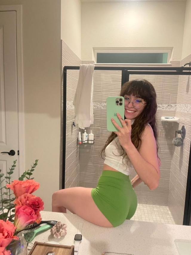 I think you need to know am married with two kids, husband is on a business trip and wont be back till the ena of the year, h