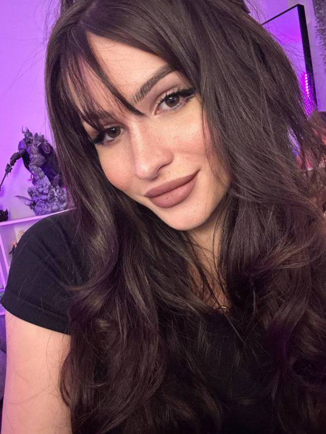 Verified sweet and calm girl/Domina ready for fun 👇🏻 🍑❤️👅 I will give you my full **** Massage👄 and hot fuck