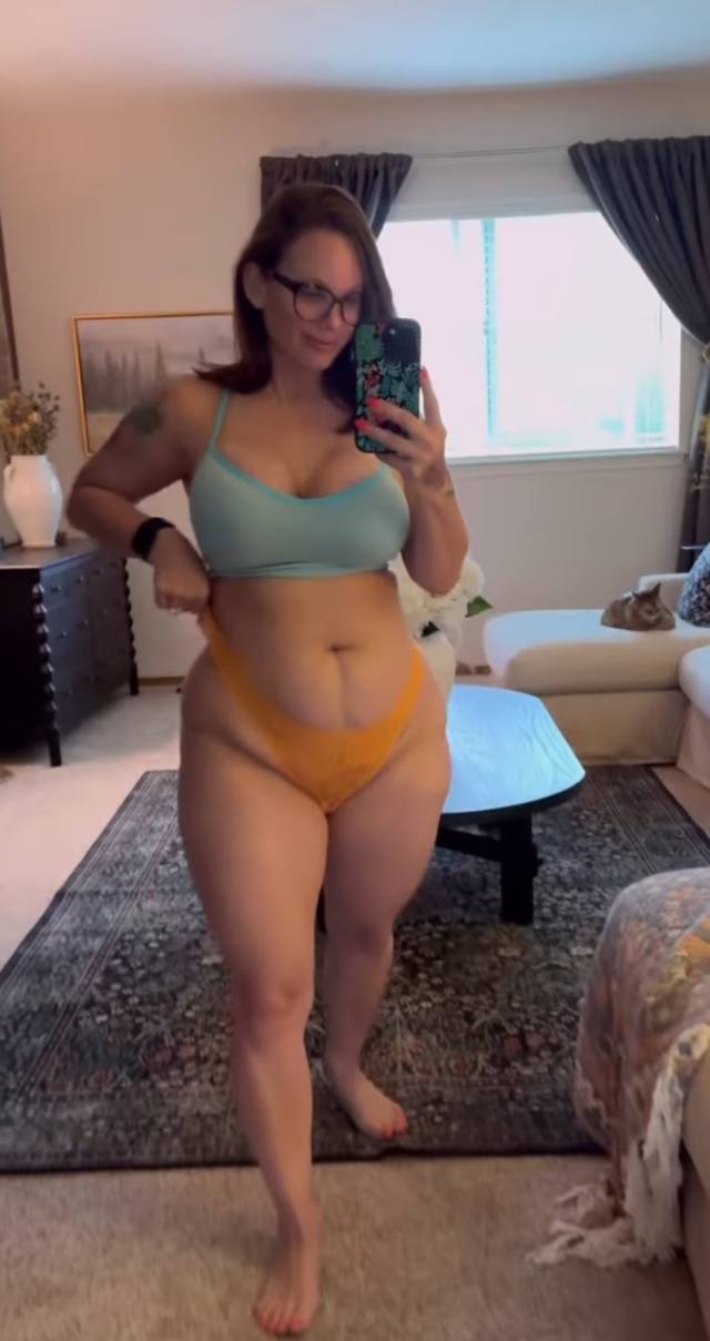 Matured sexy lady seeking fun and some good sex get paid incall or Outcall and a NURU MASSAGE therapist NURU Massage Full