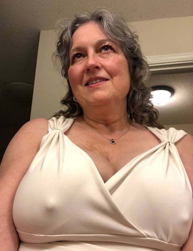 I'M AVAILABLE FOR FULL BODY RUB AND FULL SERVICE& I WORK ALONE, TEXT ME NOW FOR AN UNFORGETTABLE EXPERIENCE